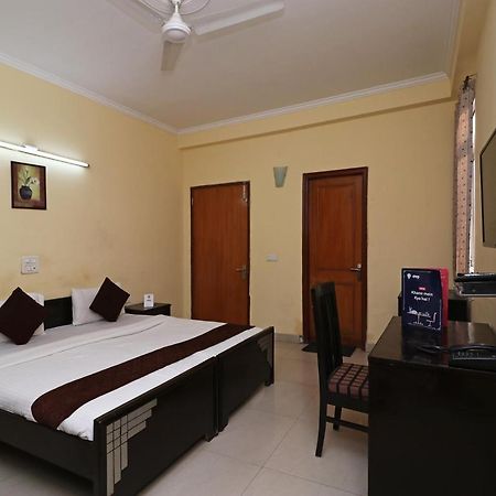 Oyo 6608 Sector 56 Badshahpur Exterior foto